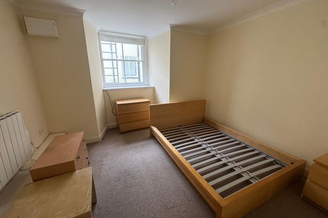 Flat 6, 15 High Street, Haverfordwest, Haverfordwest photo 4