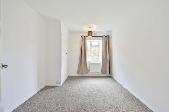 Moffat Court, Wimbledon photo 4