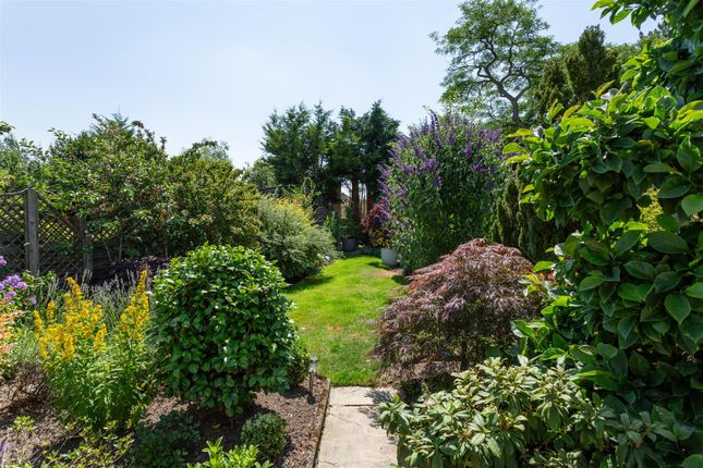36 Breary Lane, Bramhope, Leeds photo 4