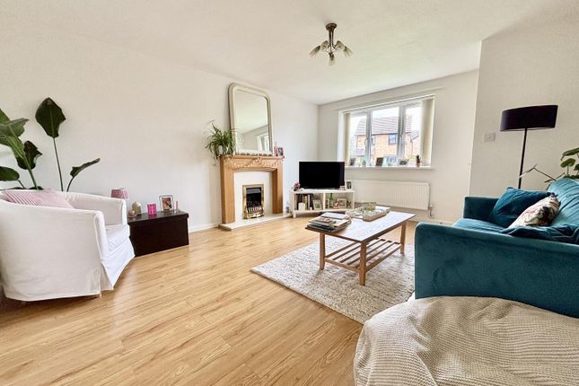 47, Pasture Way, Leeds photo 2