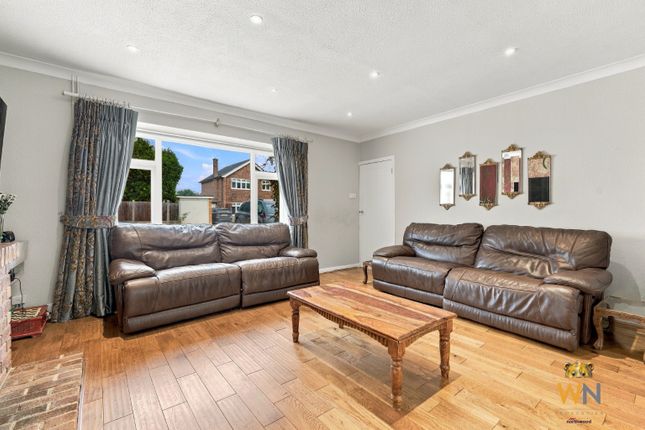 13, Clifton Way, Hutton photo 4