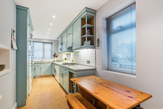 130, Bradford Road, West Yorkshire photo 3