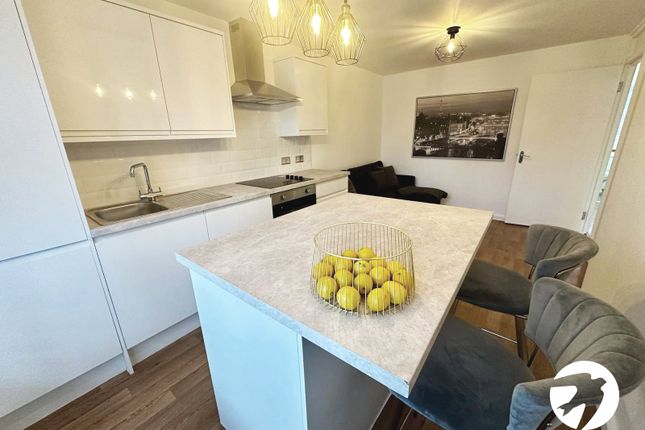 Flat for sale in Lewisham Park, Lewisham, London