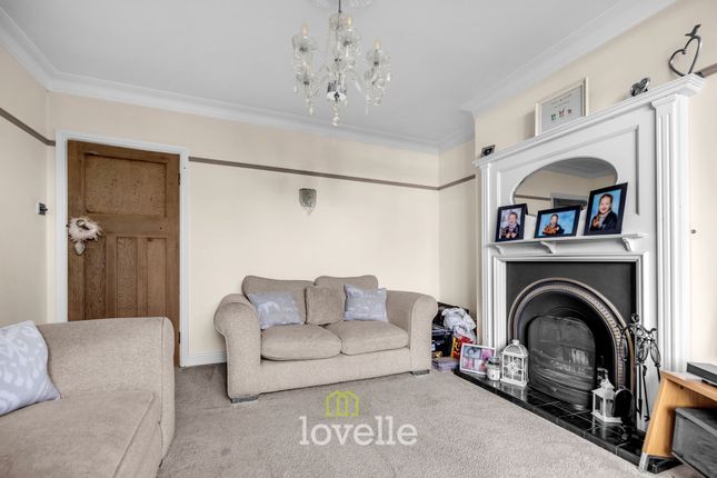 170 Waltham Road, Grimsby photo 4