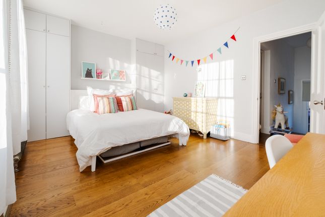 Terraced house for sale in Union Square, Islington