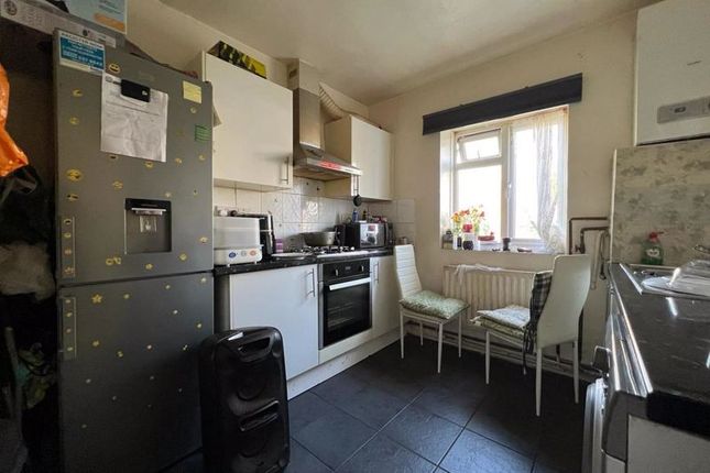 22 Ospringe Court, Alderwood Road, London photo 3
