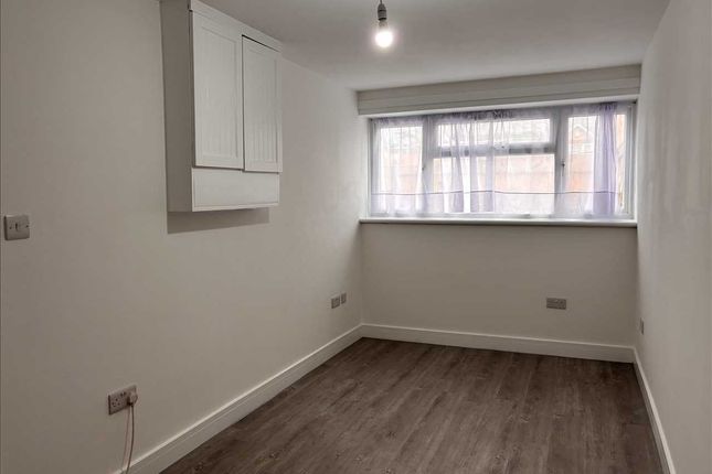 Redford Cloe, Feltham photo 4