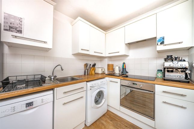 Flat 3, 5, Mackintosh Lane, London photo 4
