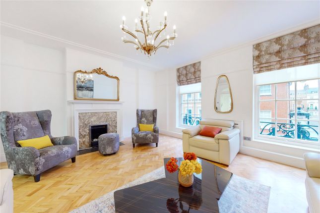 Flat to rent in Curzon Street, Mayfair, London