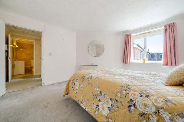Flat 66, Kennett Court,, Oakleigh Close, Kent photo 4