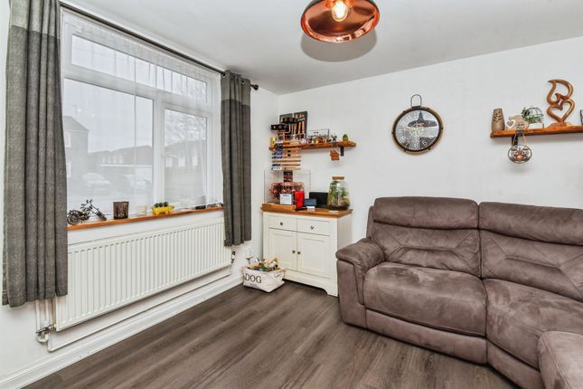 5, Nursteed Close, Devizes photo 4
