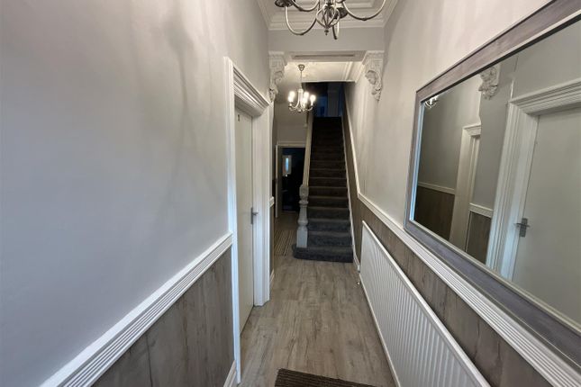 18, Ash Grove, Hull photo 2