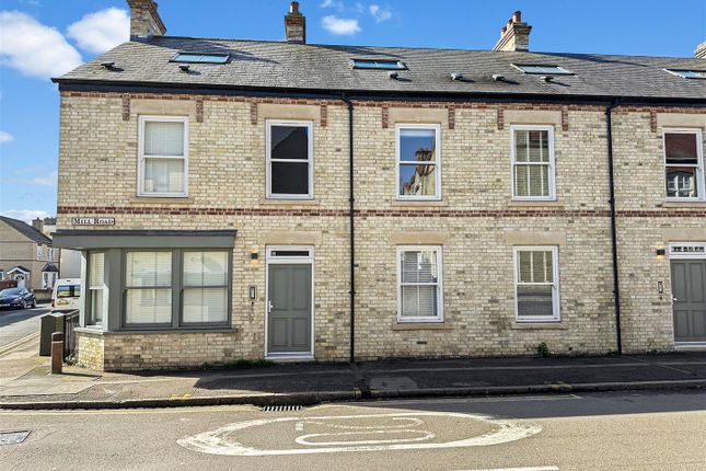 Thumbnail Flat for sale in Mill Road, Cambridge