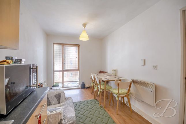 Apartment 6, St. Crispins Court, Stockwell Gate, Mansfield photo 3