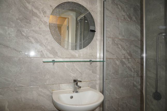 143, Unit   Empire Road, Greenford photo 3