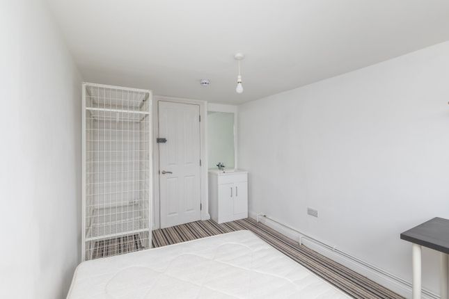 Room 2, 9, York Grove, Brighton photo 3