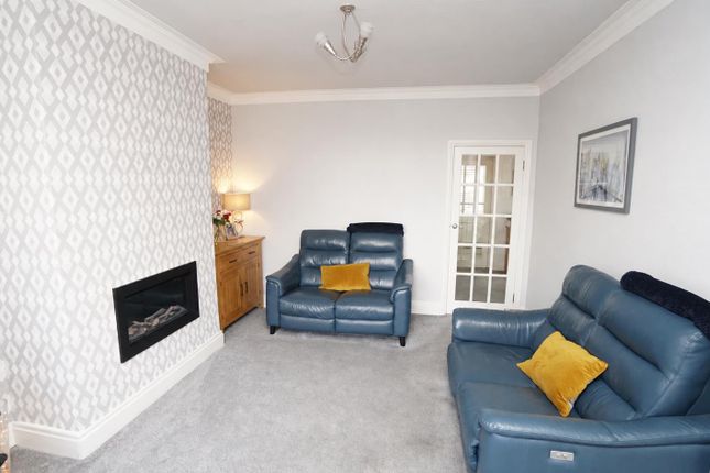 17, Claremont Avenue, Shipley photo 3