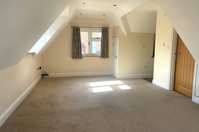 Forge House Apartment, High Street, Staplehurst photo 5