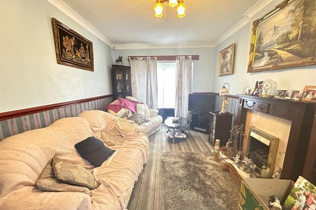 6, Dene Close, Goole photo 2