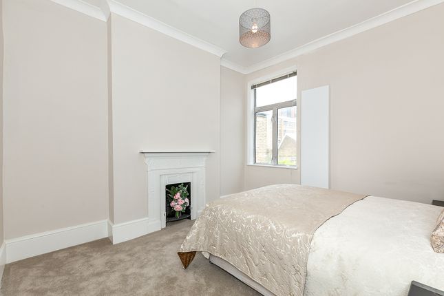 Flat to rent in Agnes Road, London