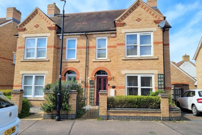 Property to rent in Heathcliff Avenue, Fairfield, Hitchin