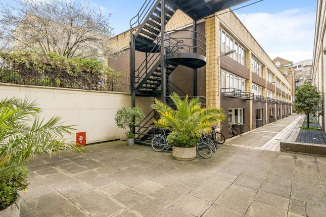 Town house for sale in Porchester Square Mews, London