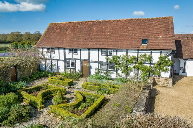 Thumbnail Country house for sale in Lyons Road, Horsham