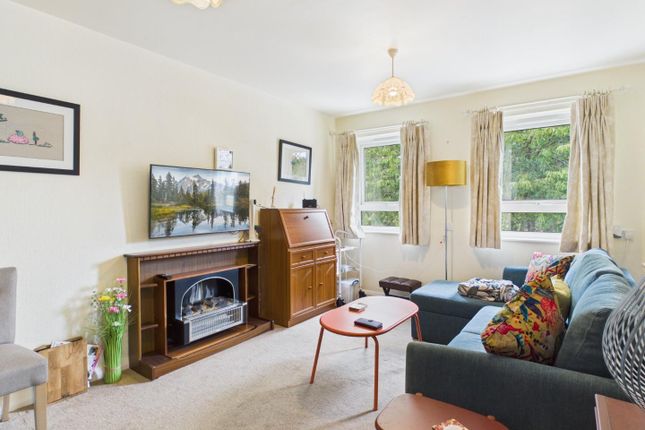 9, Manor Court, Bingley photo 2