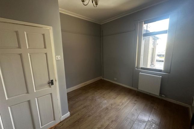 10, Kenworthy Lane, Manchester photo 5