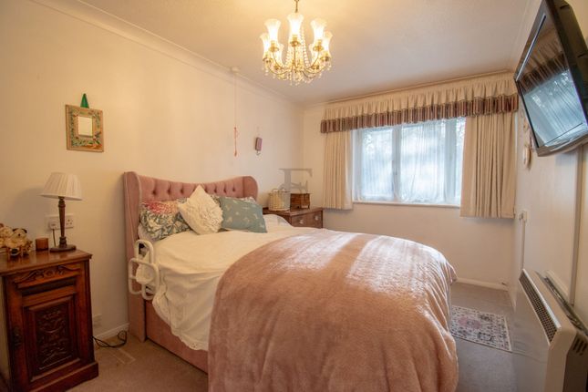 26, Hendon Grange, Leicester photo 2