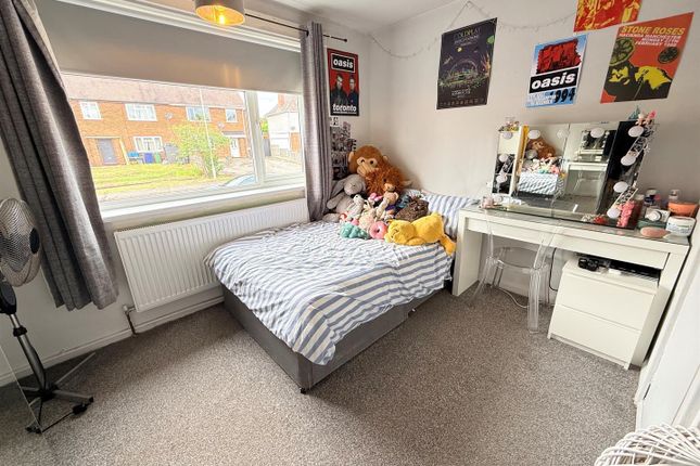 33, Shenstone Avenue, Stourbridge photo 3