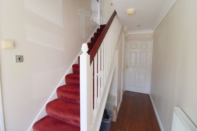 8 Guestwick Green, Leicester photo 2