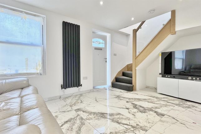 Hope Cottage, 31 Kirby Road, Walton-on-the-Naze photo 2