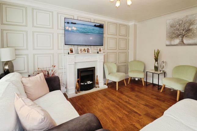 44, Thorne Way, Cardiff photo 4