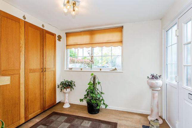 493, Little Wakering Road, Southend-On-Sea photo 2