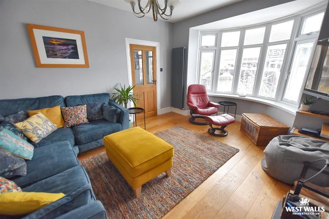 Woodfield House, Carmarthen Road, Kilgetty photo 2