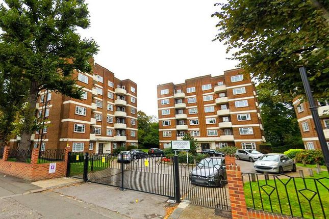 2-bed house on Flat 199, Gunnersbury Court, Bollo Lane, London, £400,000