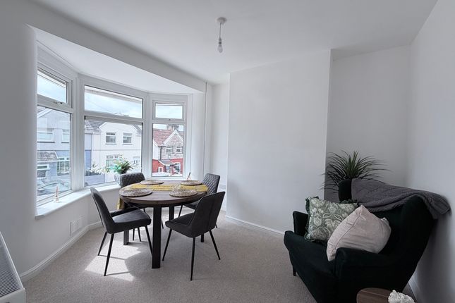 61 Thomas Street, Porth photo 3
