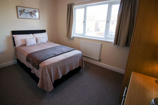 Room to rent in Grange Lane, Maltby