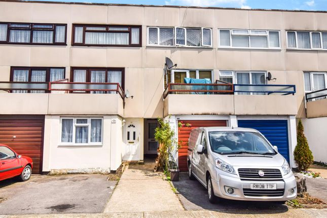 Property to rent in Gale Close, Mitcham