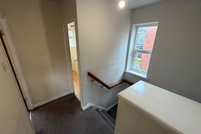 22,, Double Row, Netherton photo 3