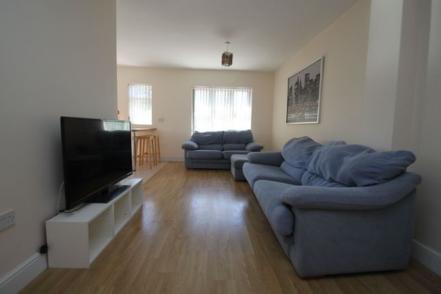 285 Wallisdown Road, Poole photo 2
