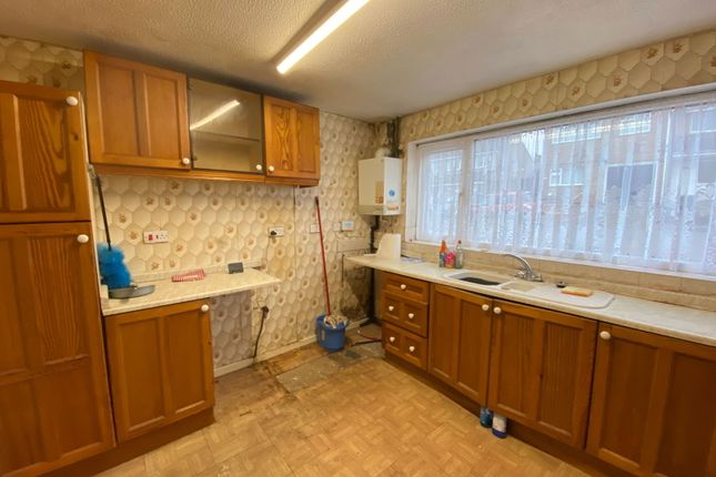 24, Arnold Close, Swadlincote photo 4