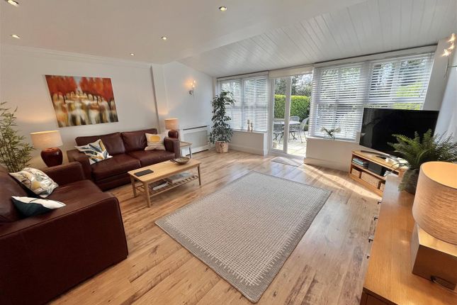 15, Russet Way, Alderley Edge photo 2