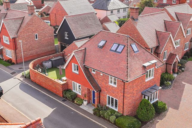 30 Bowlby Hill, Harlow photo 2