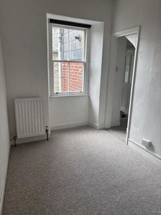 Flat 1, 10A, Victoria Place, St. Austell photo 5