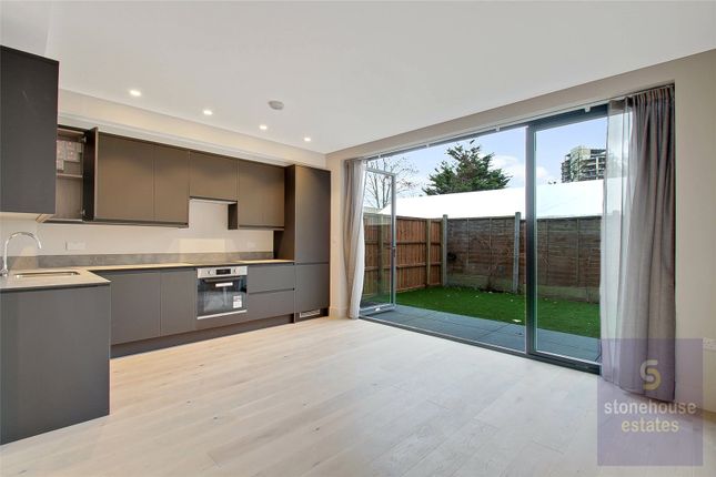 Detached house to rent in Olive Street, Romford, London