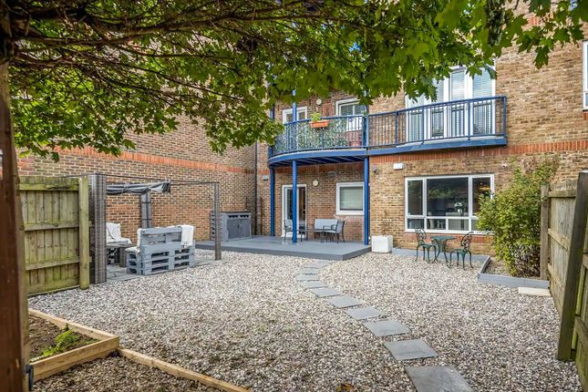 Flat for sale in Anchor Court, Argent Street, Grays