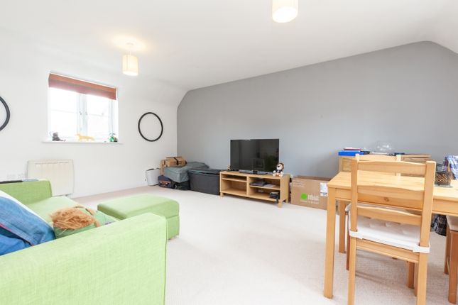 Flat for sale in Thames View, Abingdon