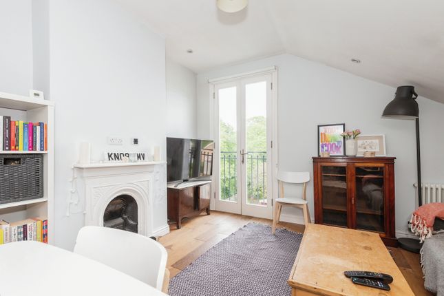 Flat for sale in Feltham Avenue, East Molesey, Surrey